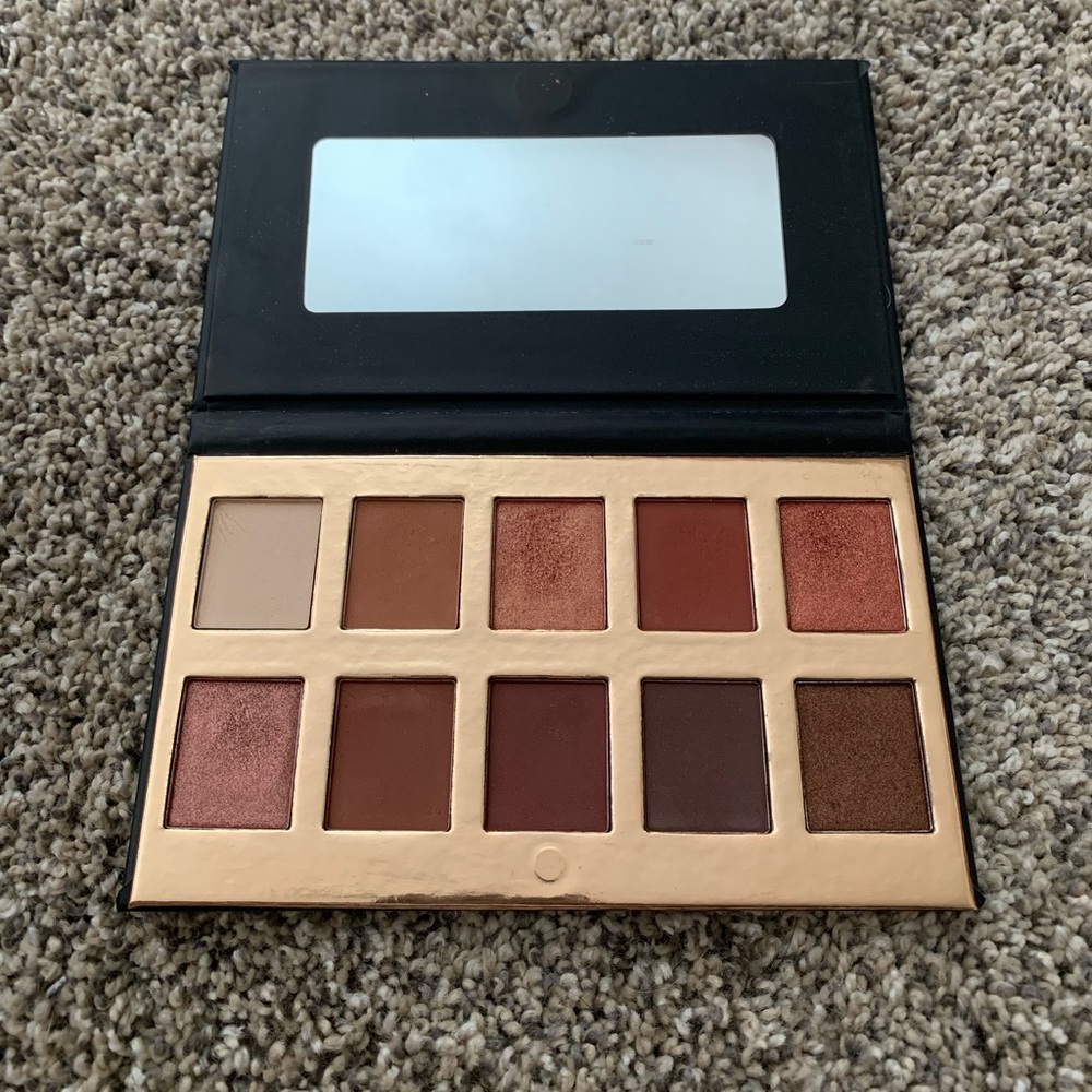 Crown Pro Fuego Palette